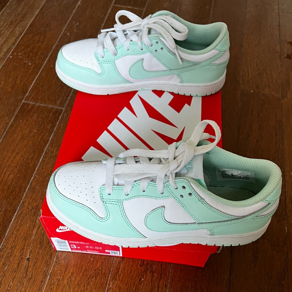 Nike dunks. Blue  and white. Like new. Size 3.